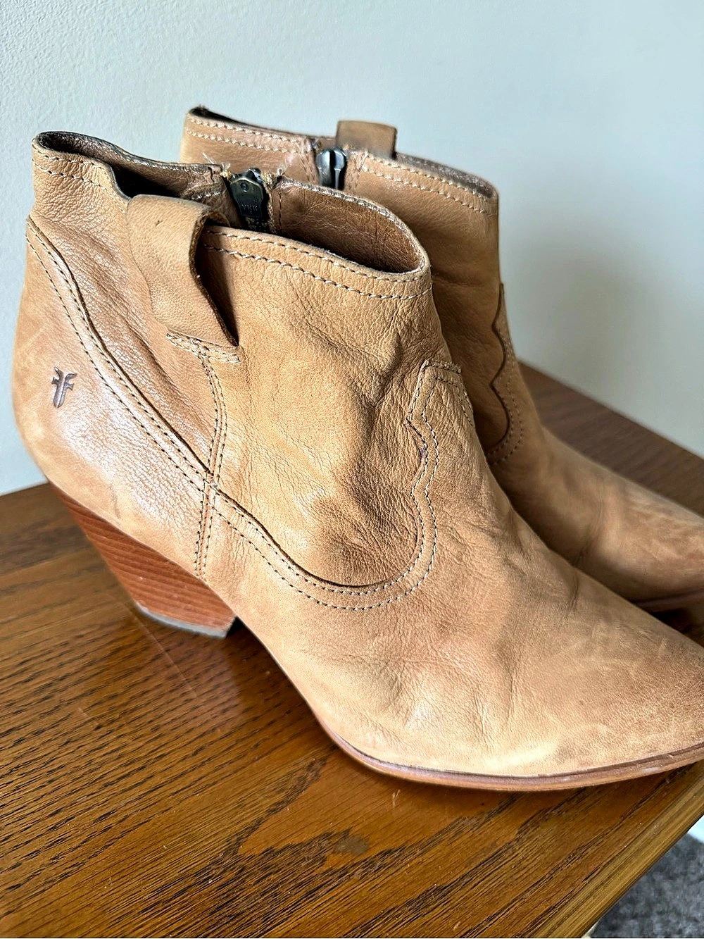 Frye Veronica Short Leather Ankle Boots US 10M